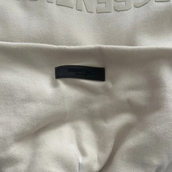 Essentials Fear of God Cream Hoodie - Picture 3 of 4